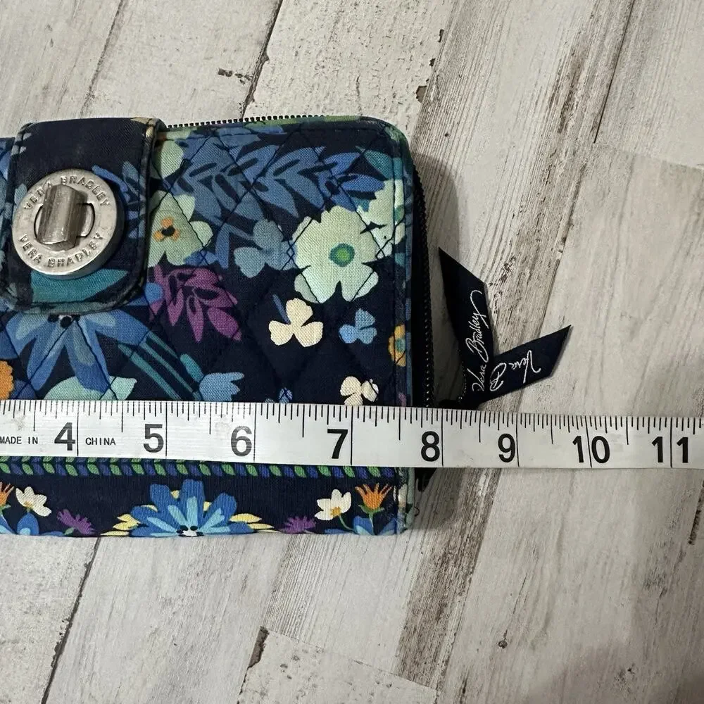 Vera Bradley Wallet Zip Around Turn Lock Midnight Blues Quilted Trendy‎ Fabric